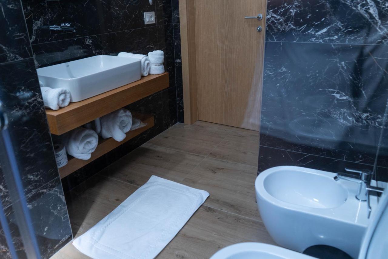 Hotel Patio Wlora Zewnętrze zdjęcie